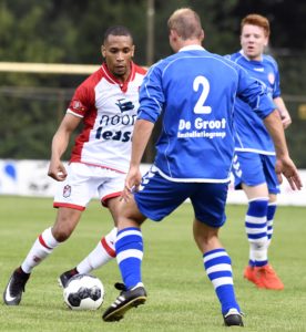 Voetbal oefenwedstrijd VV Emmen - FC Emmen Foto Boudewijn Benting Emmen Km 10