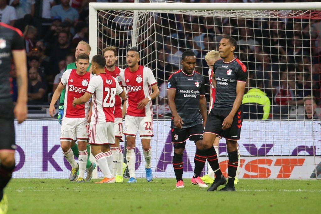 Ajax - FC Emmen - 10 augustus 2019 (5-0) - burnet chacon