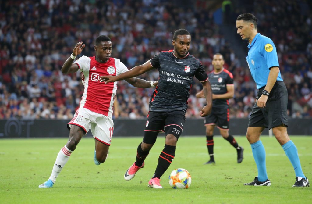 Ajax - FC Emmen - 10 augustus 2019 (5-0) - burnet